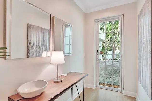Fabulous 4BR home close to beach - Lobi