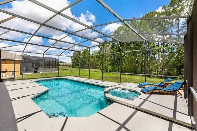 Fabulous Large 6 bed Home With Extended Deck, Private Pool and spa and Conservation View - 469