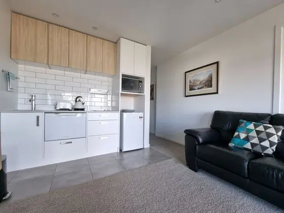 Fabulous Milford 1BR With Views & SkyTV - Mutfak