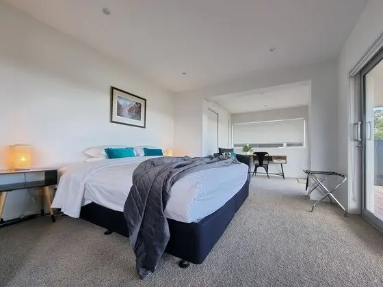 Fabulous Milford 1BR With Views & SkyTV - Oda