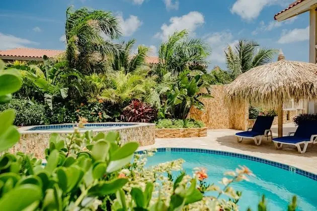 Fabulous Modern 2-bedroom Apartment With Tropical Garden, Pool and Whirlpool