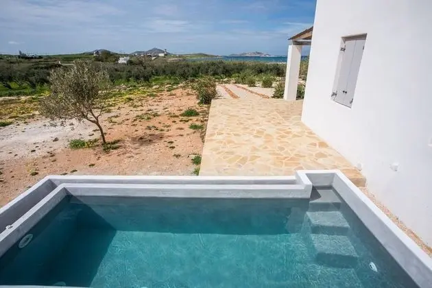 Fabulous pool villa near the beach by VillaRentalsgr - Havuz