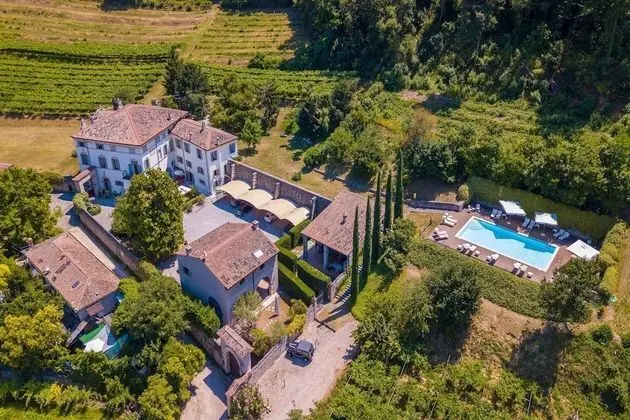 Villa Faccioli Bosso With Shared Pool View on Vineyards