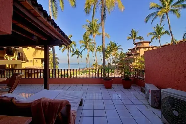 Villa Facing the Beach in a Large Terrace 7 Pools, Tennis Courts, 247 Security
