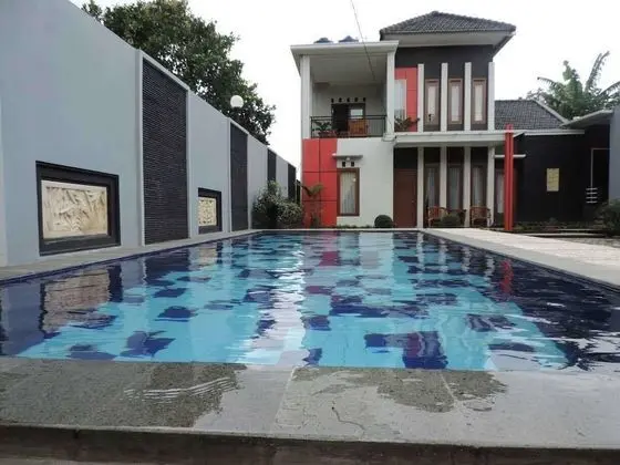 Villa Fahim 1 Puncak 4 Bedroom