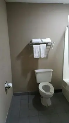 FairBridge Inn Express Rome - Banyo Tipleri