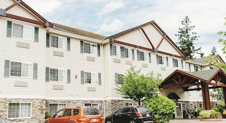 FairBridge Inn & Suites Dupont