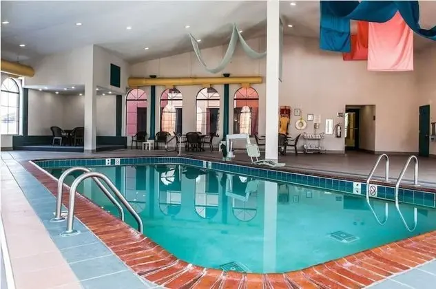 FairBridge Inn & Suites Fort Wayne - Havuz