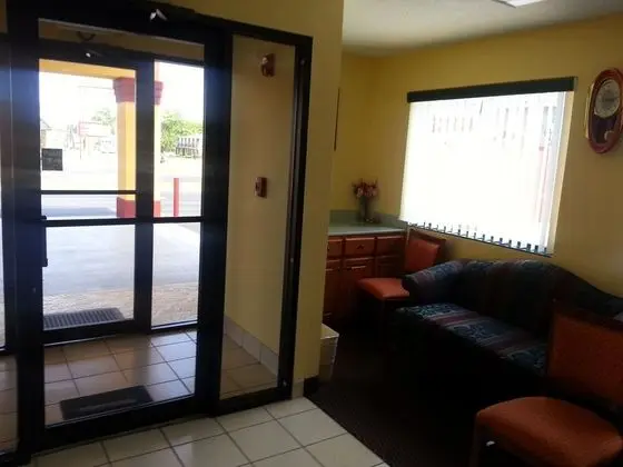 FairBridge Inn & Suites Hawkinsville - Lobi