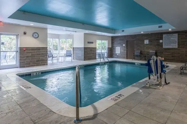 Fairfield Inn By Marriott Savannah I-95 South - Havuz