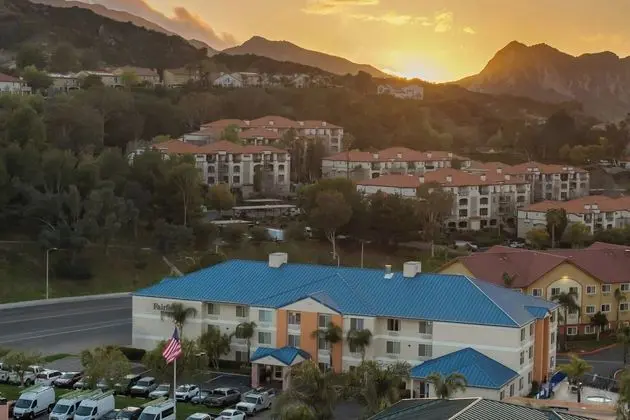 Fairfield Inn Santa Clarita Valencia - Dış Mekan