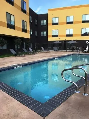 Fairfield Inn&Suite by Marriott Fresno Yosemite Intl Airport - Havuz