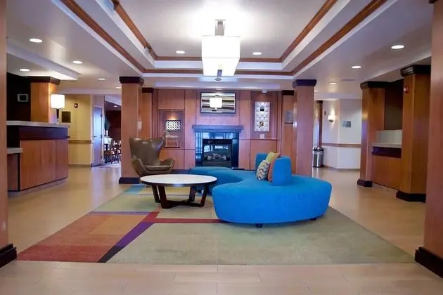 Fairfield Inn and Suites Ames - Lobi