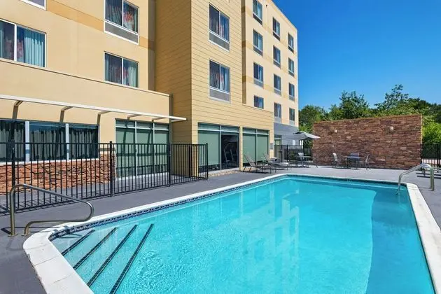 Fairfield Inn & Suites Austin San Marcos - Havuz