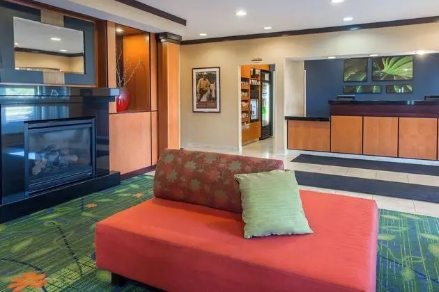 Fairfield Inn & Suites Canton - Lobi