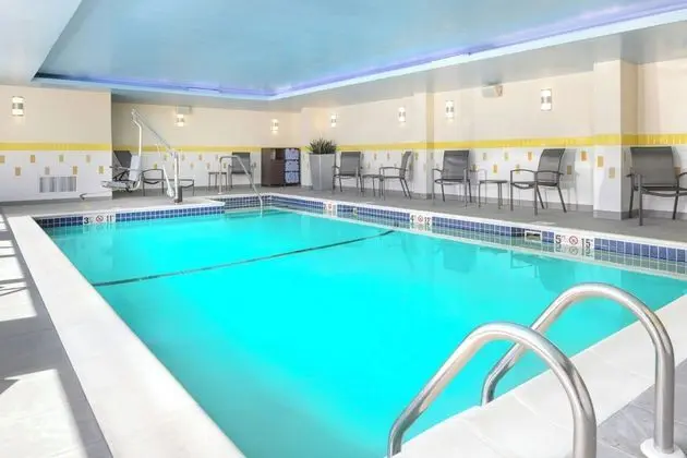 Fairfield Inn & Suites Cape Cod Hyannis - Havuz
