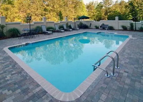 Fairfield Inn & Suites Charleston North/Ashley Pho - Havuz