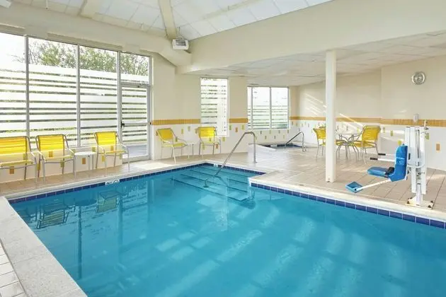 Fairfield Inn & Suites Chicago Lombard - Havuz