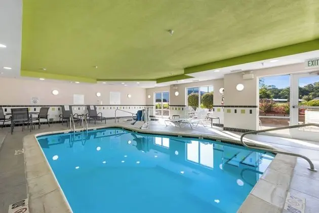 Fairfield Inn & Suites Columbia - Havuz