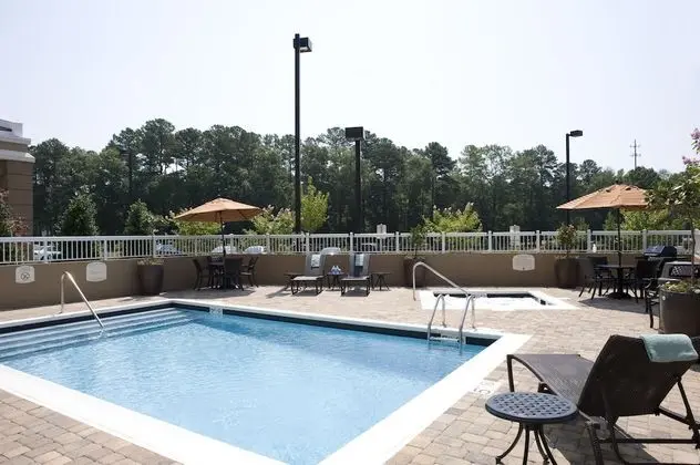Fairfield Inn & Suites Columbus - Havuz