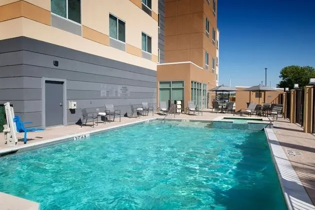 Fairfield INN AND Suites Dallas East - Havuz