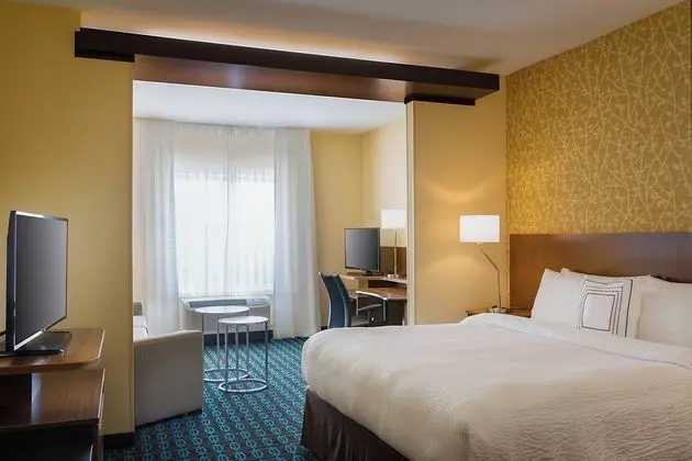 Fairfield Inn & Suites Dallas West/I-30