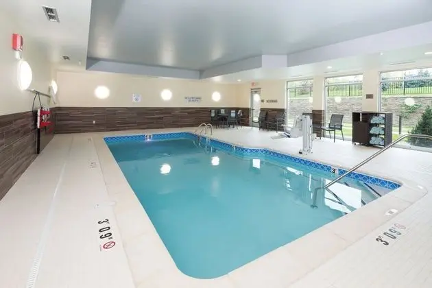 Fairfield Inn & Suites Detroit Macomb - Havuz