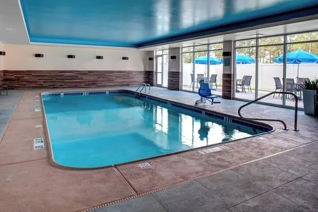 Fairfield Inn & Suites Douglas - Havuz