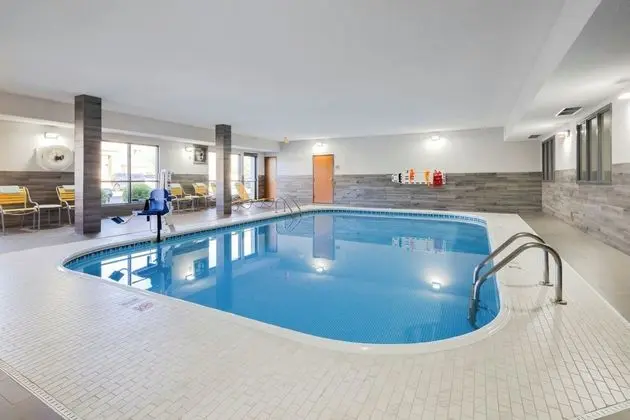 Fairfield Inn & Suites Grand Rapids - Havuz