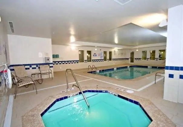 Fairfield Inn & Suites Greensboro Wendover