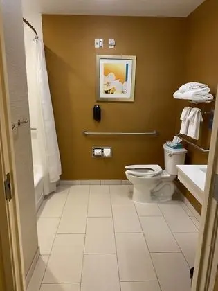 Fairfield Inn & Suites Hollister