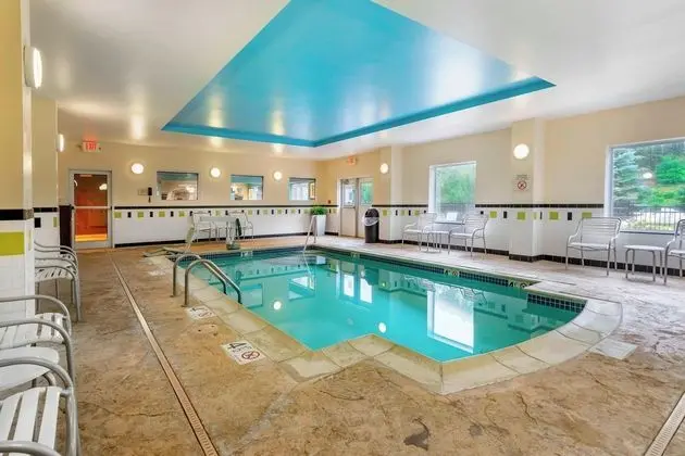 Fairfield Inn & Suites Hooksett - Havuz