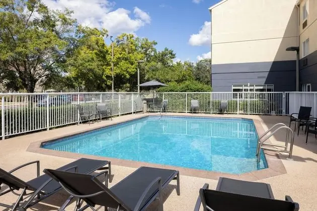 Fairfield Inn & Suites Jacksonville Airport - Havuz