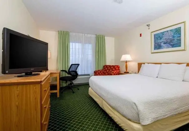 Fairfield Inn & Suites Kansas City North Near Worl