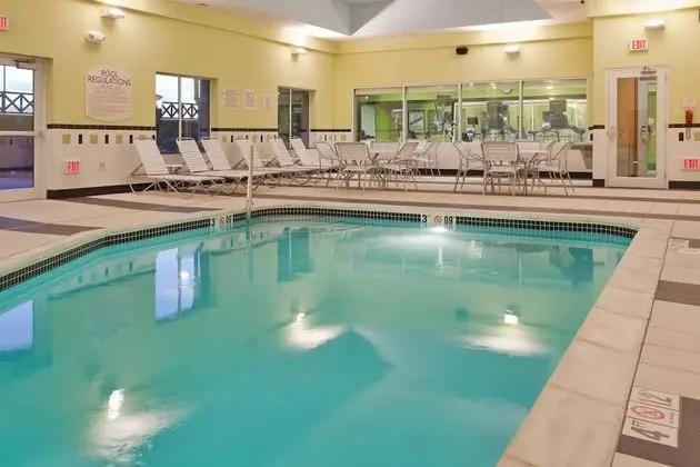 Fairfield Inn & Suites Kearney - Havuz