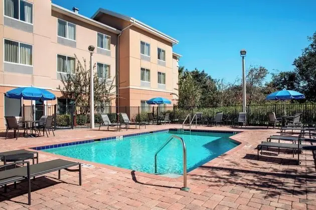Fairfield Inn & Suites Lakeland Plant City - Havuz