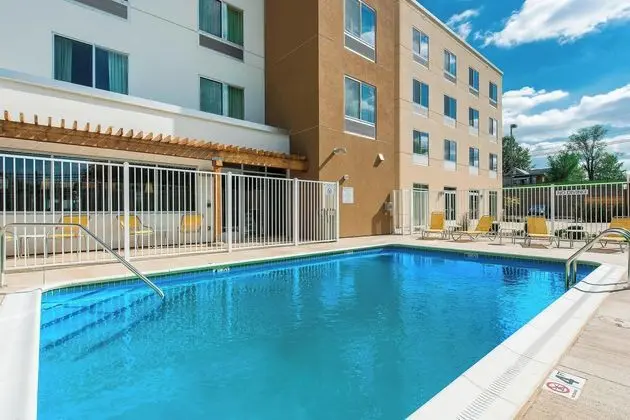 Fairfield Inn & Suites Leavenworth - Havuz