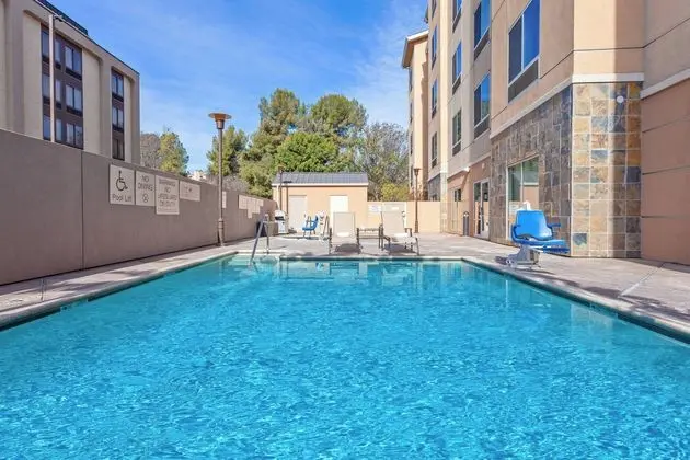 Fairfield Inn & Suites Los Angeles West Covina - Havuz