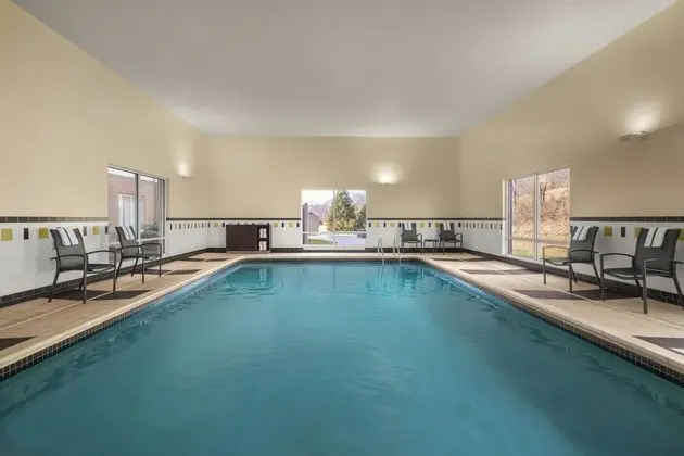 Fairfield Inn & Suites Marietta - Havuz