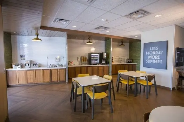 Fairfield Inn & Suites by Marriott Alexandria - Yerinde Yemek