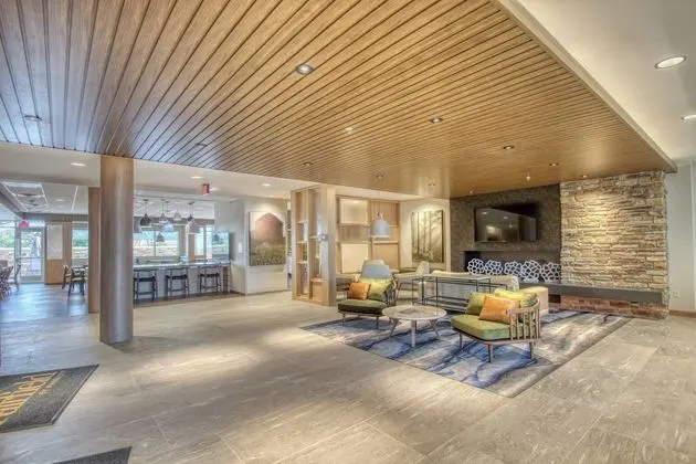 Fairfield Inn & Suites by Marriott Appleton - Lobi