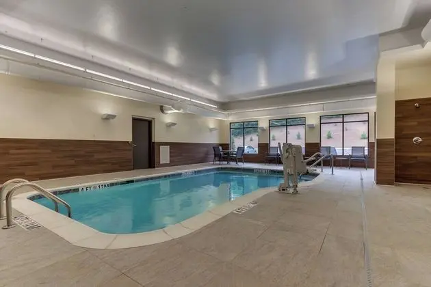 Fairfield Inn & Suites by Marriott Asheville Weaverville - Havuz