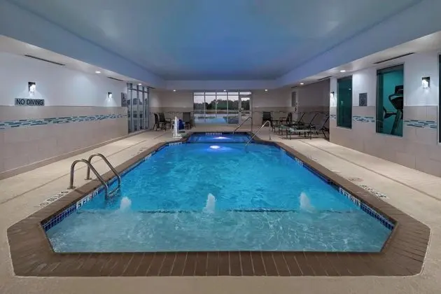 Fairfield Inn & Suites by Marriott Austin Buda - Havuz