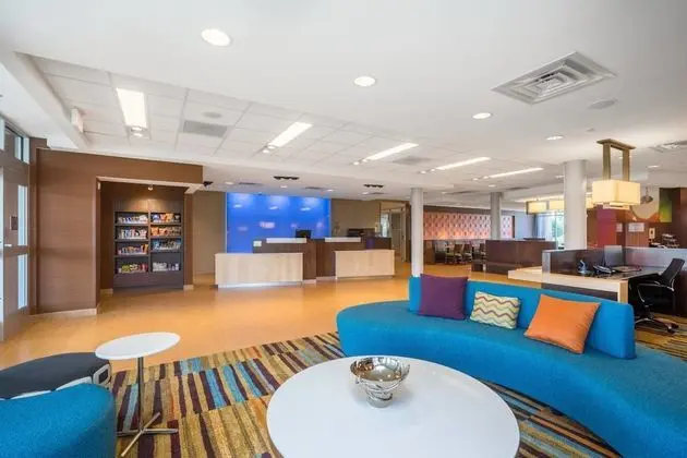 Fairfield Inn & Suites by Marriott Bloomsburg - Lobi