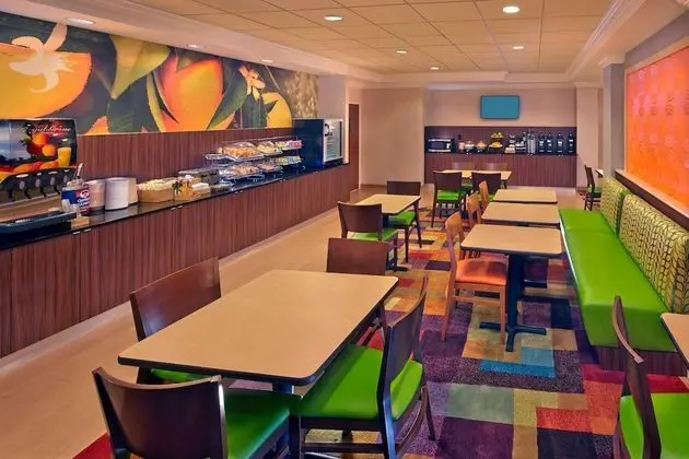 Fairfield Inn And Suites By Marriott Boca Raton - Yerinde Yemek