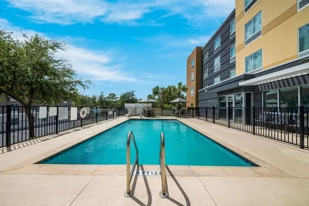 Fairfield Inn & Suites by Marriott Brooksville Suncoast Parkway - Havuz