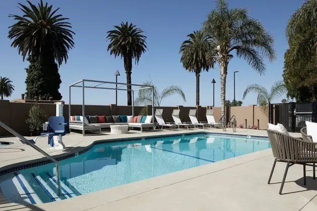 Fairfield Inn & Suites by Marriott Camarillo - Havuz