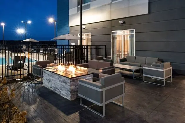 Fairfield Inn & Suites by Marriott Charlotte University Research Park - 1