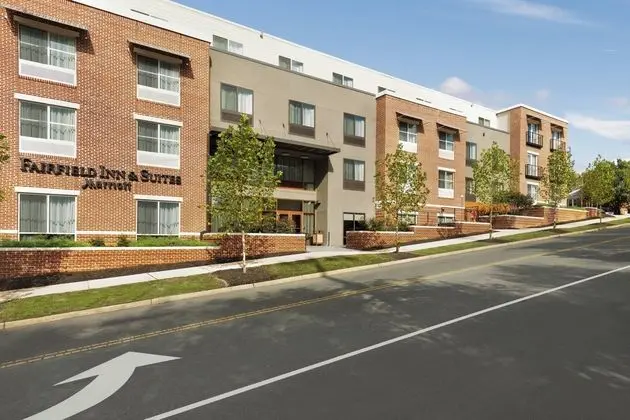 Fairfield Inn & Suites by Marriott Charlottesville Downtown/University Area - Dış Mekan