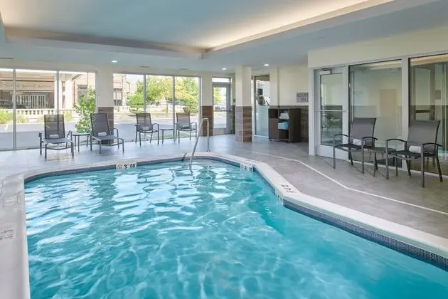 Fairfield Inn & Suites by Marriott Chicago O'Hare - Havuz